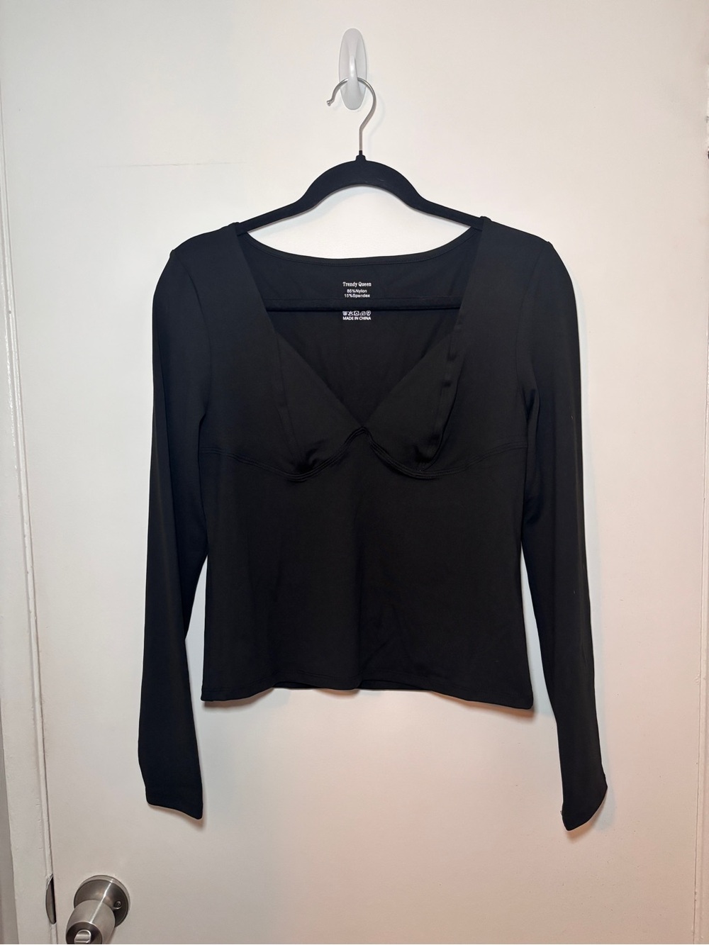 Trendy Long Sleeve V-neck (NWOT)